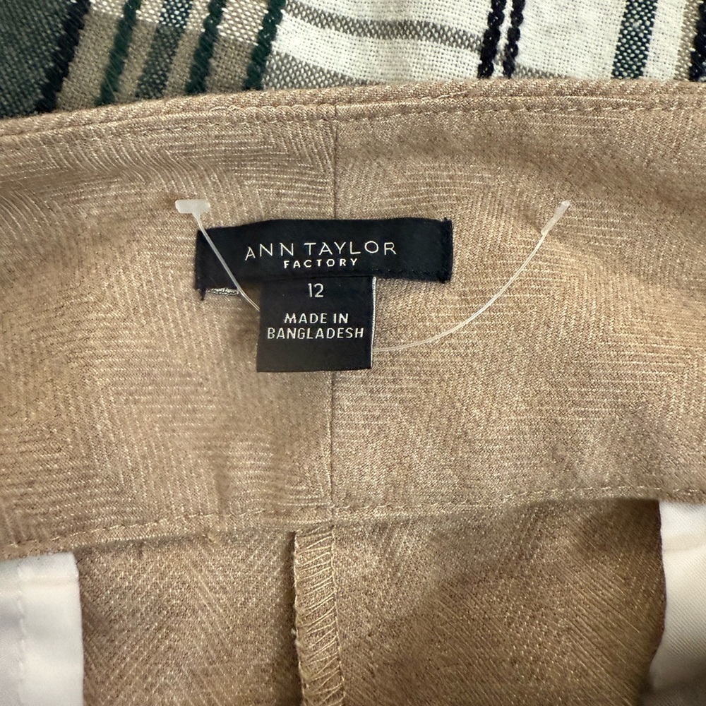 Women’s Ann Taylor petite pants - Picture 4 of 4